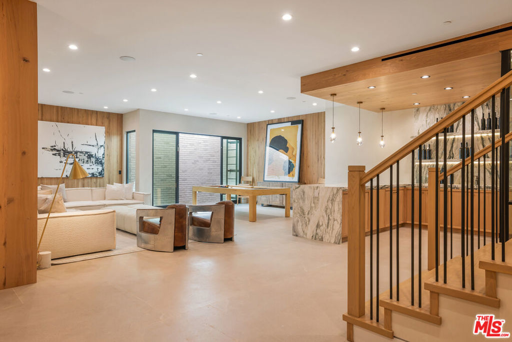 1220 Corsica Drive