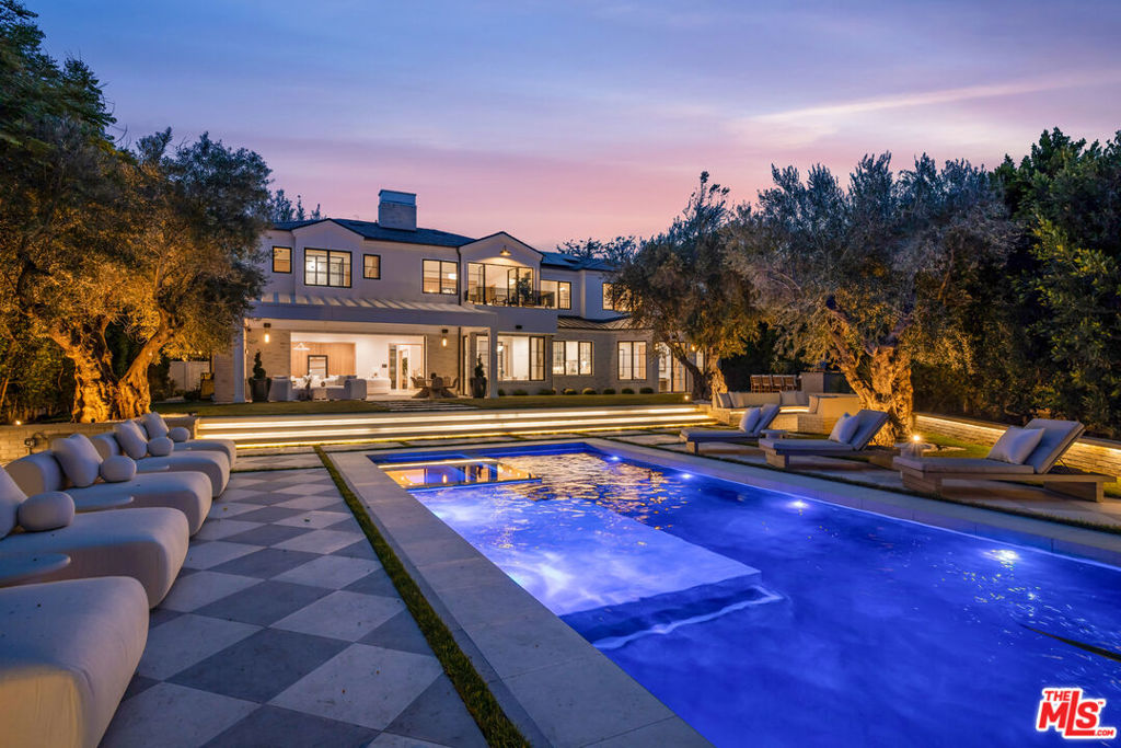 1220 Corsica Drive