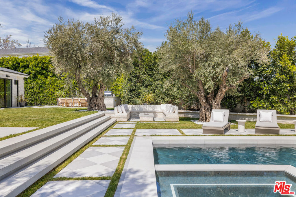1220 Corsica Drive