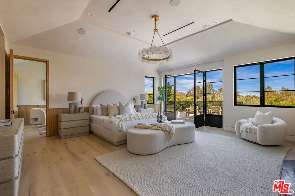 1220 Corsica Drive