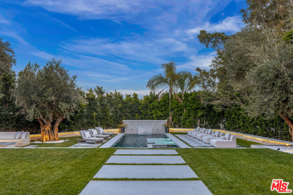 1220 Corsica Drive