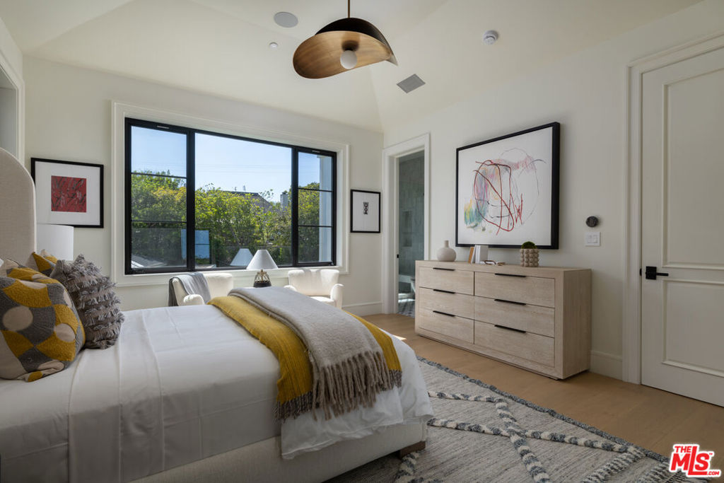 415 N Cliffwood Avenue