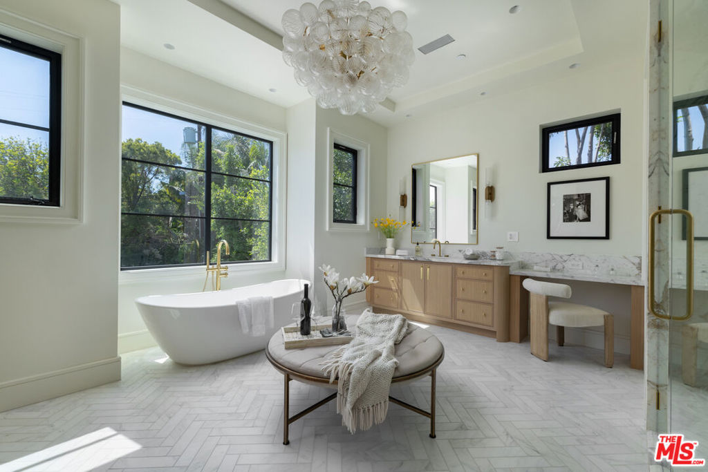 415 N Cliffwood Avenue