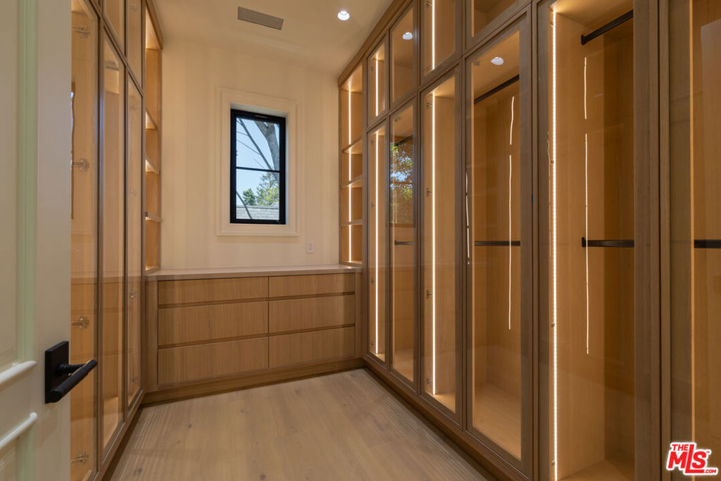 415 N Cliffwood Avenue