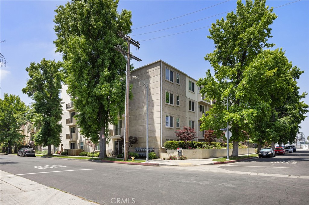 14412 Killion Street 405
