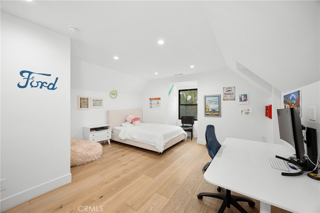 343 Veteran Avenue
