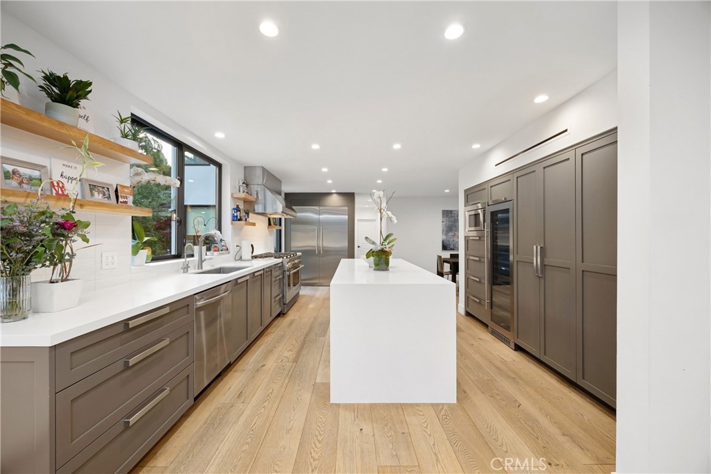 343 Veteran Avenue