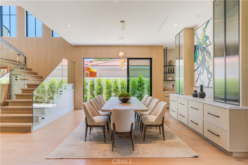 16711 Moorpark Street