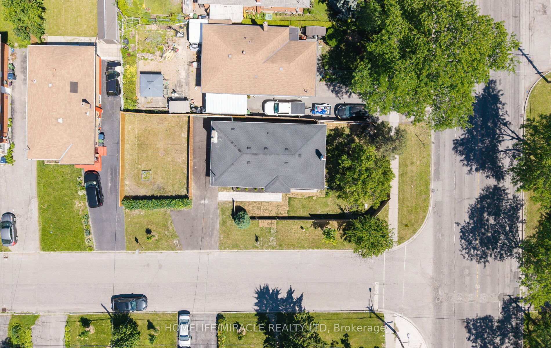 22 Arnprior Road, Toronto