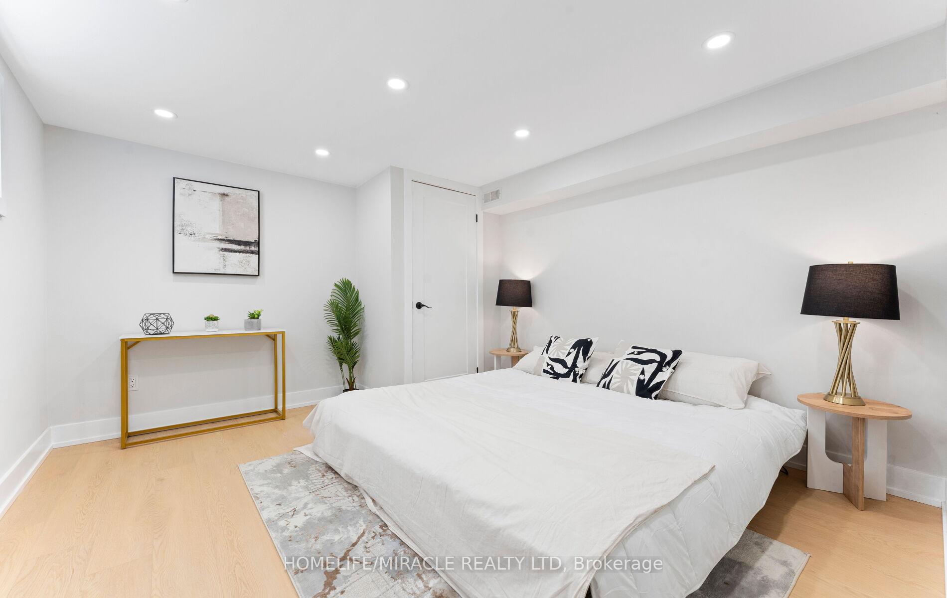 22 Arnprior Road, Toronto