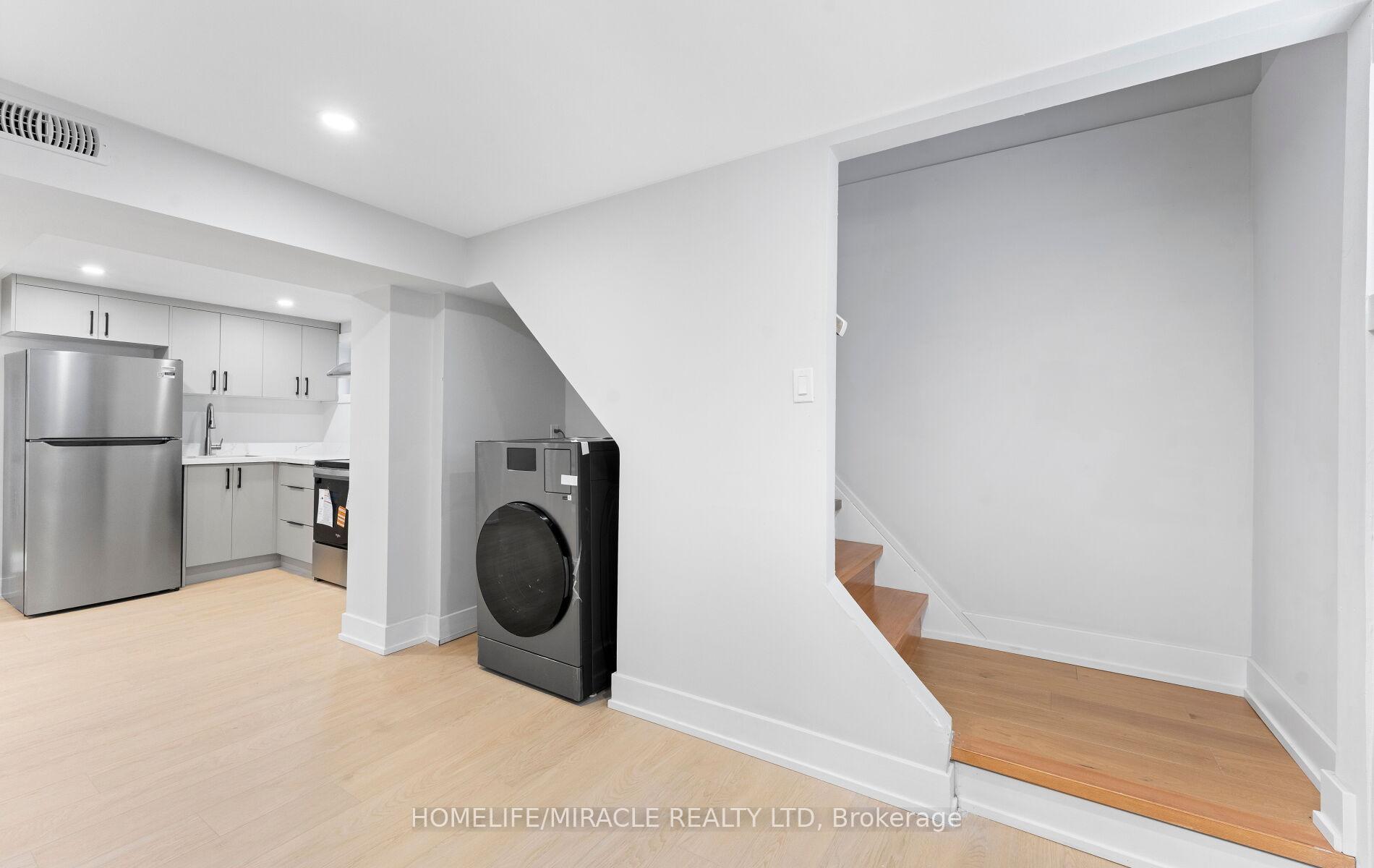 22 Arnprior Road, Toronto