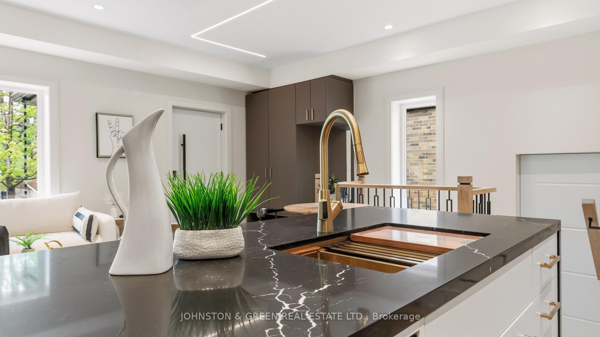 62 Northridge Avenue, Toronto