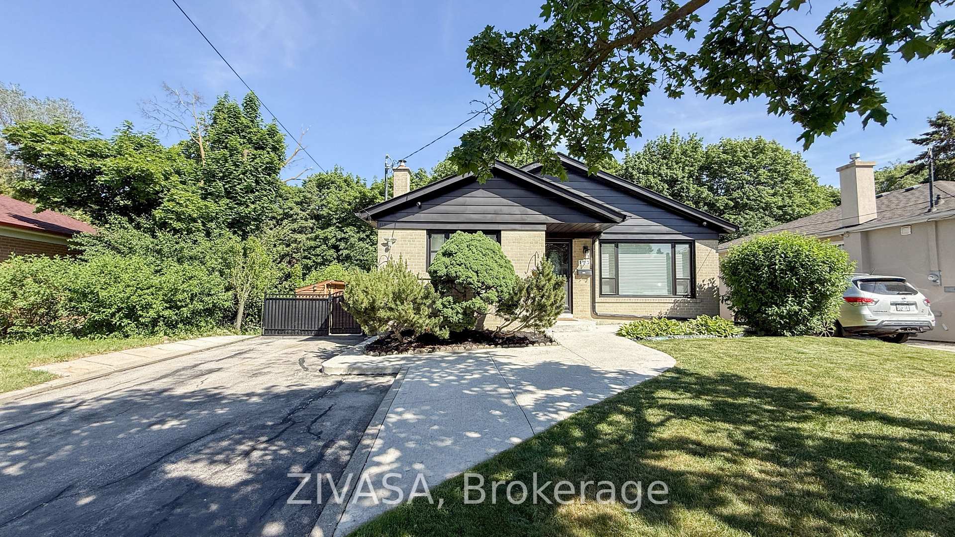 125 Jeffcoat Drive, Toronto