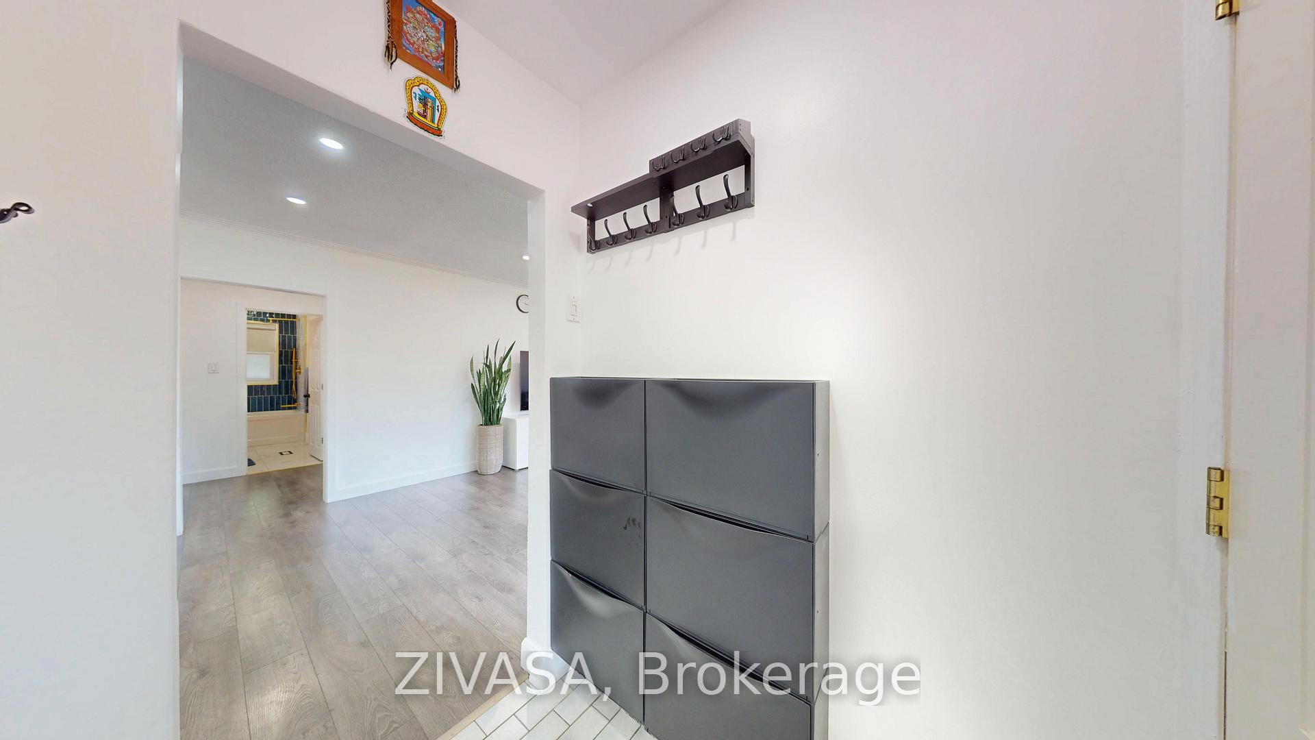 125 Jeffcoat Drive, Toronto