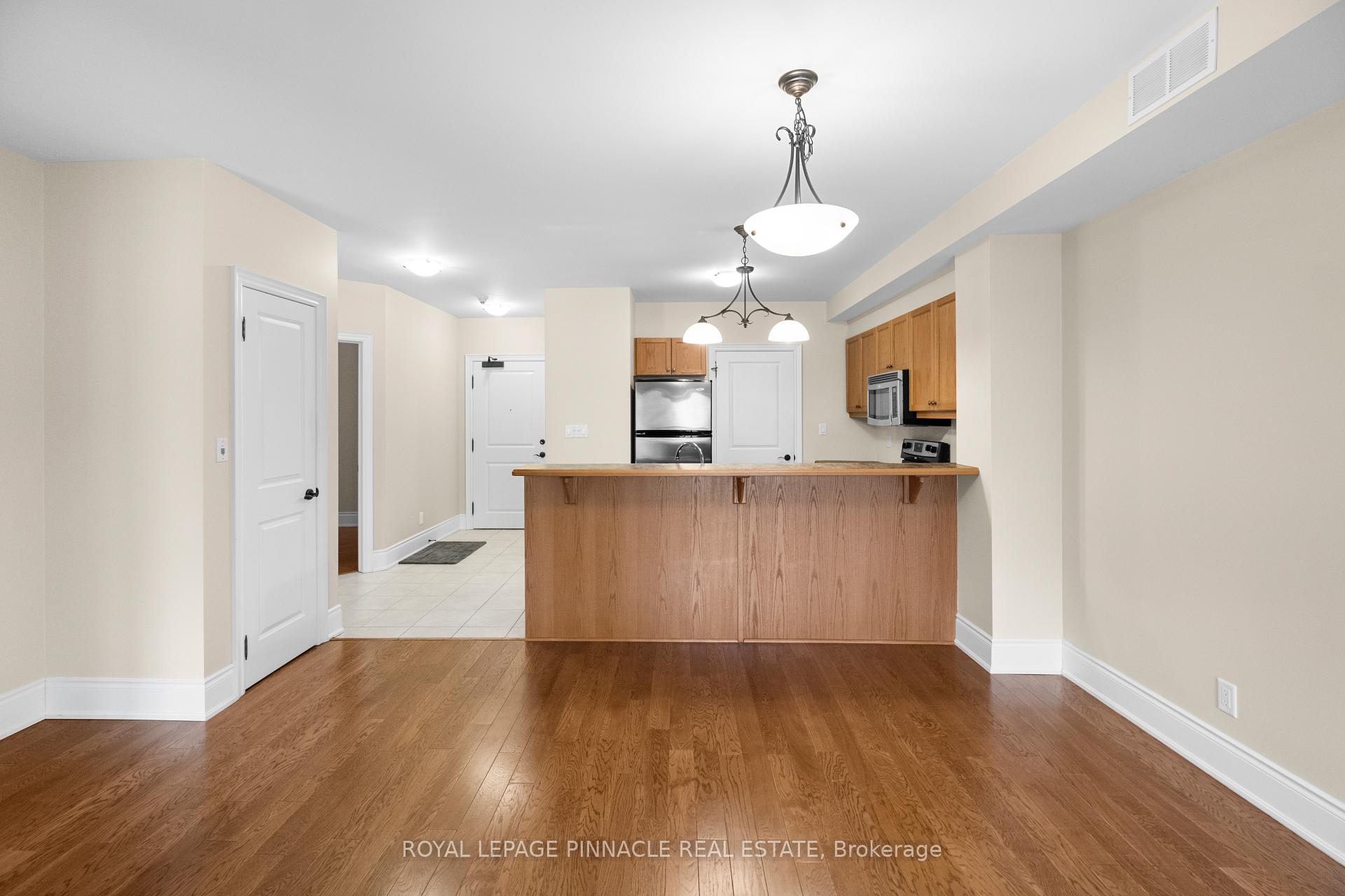 391 James Street W 404
