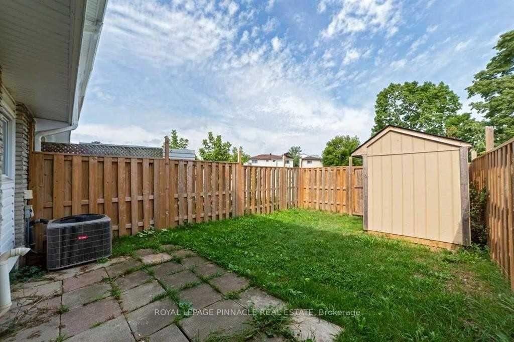 733 Parkview Crescent