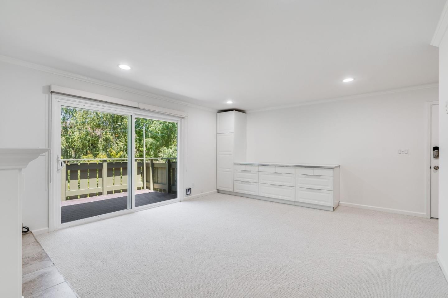 50 E Middlefield RD 32