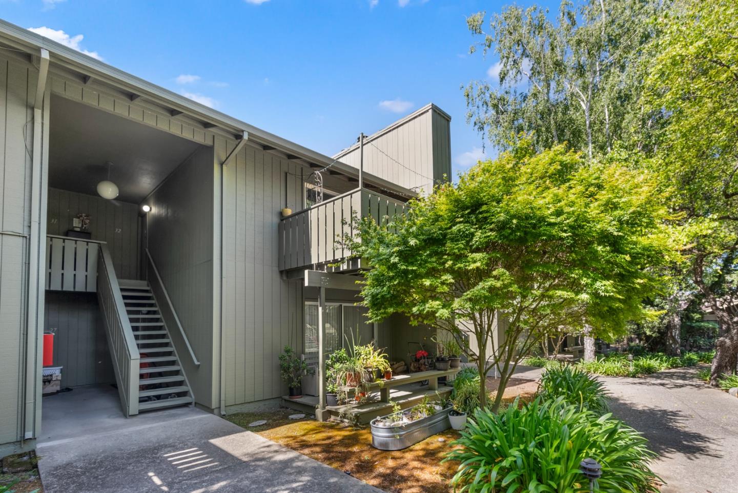 50 E Middlefield RD 32