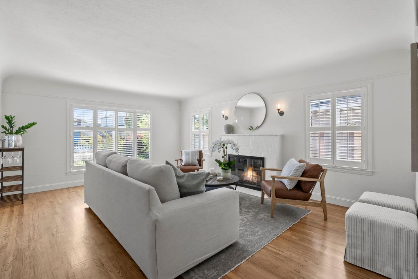 1130 Chapel DR