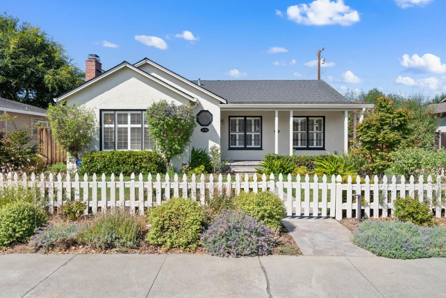 1130 Chapel DR