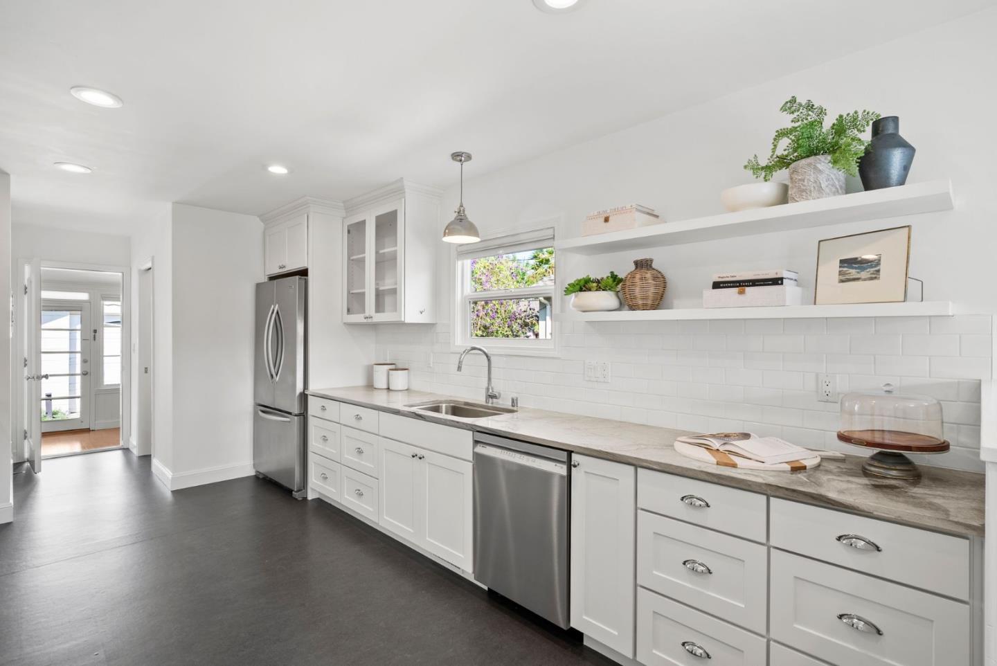 1130 Chapel DR