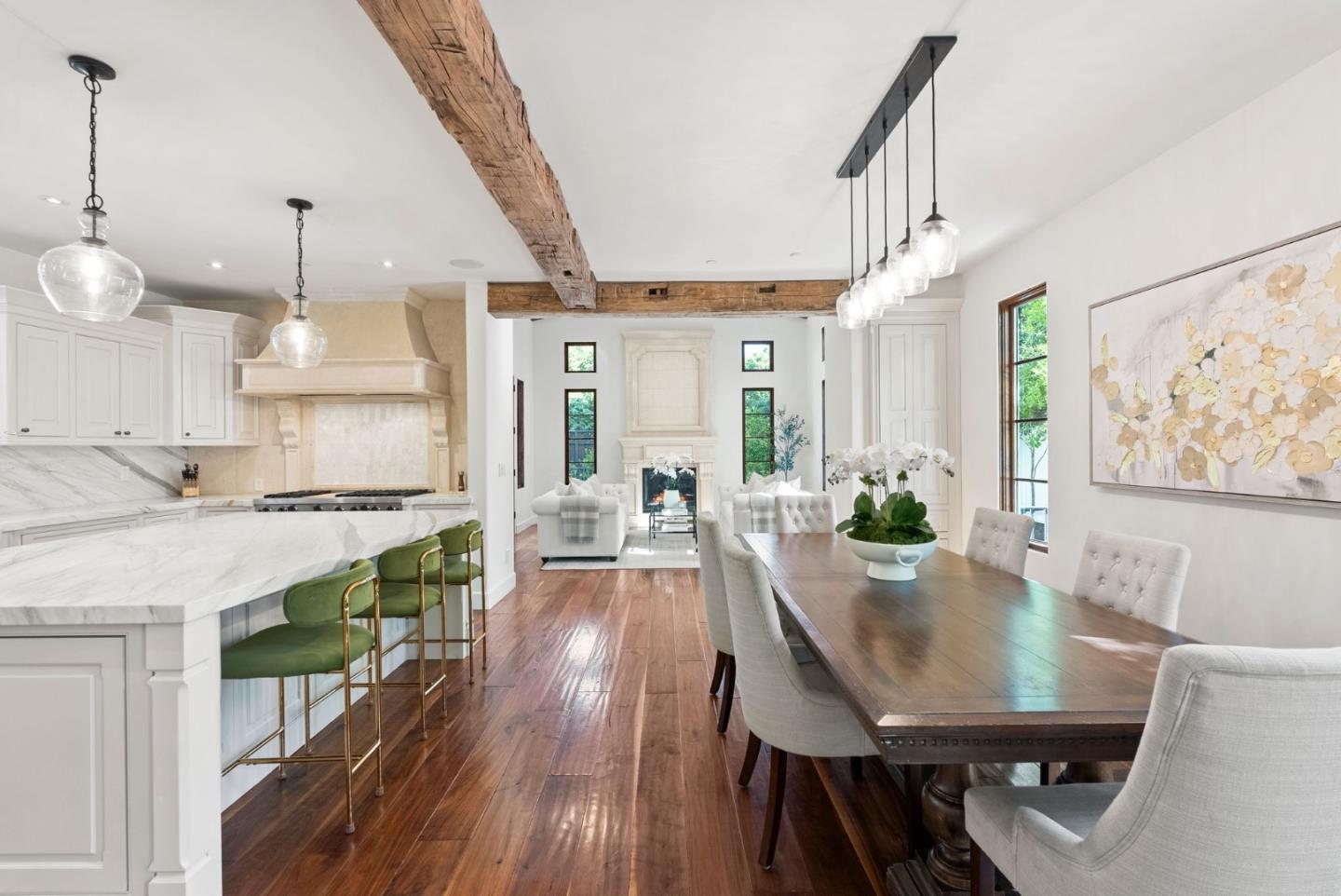 893 Laverne WAY