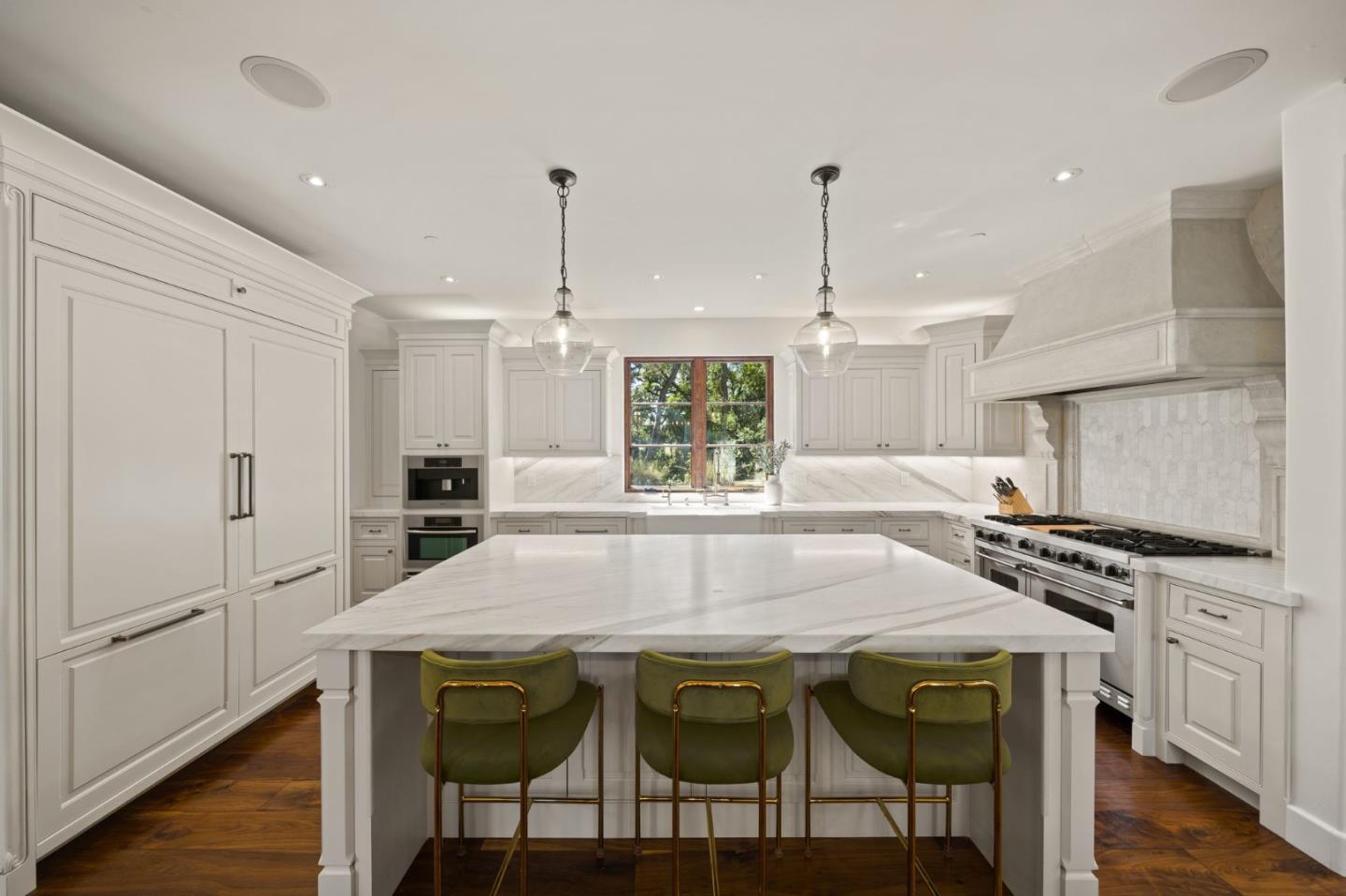 893 Laverne WAY