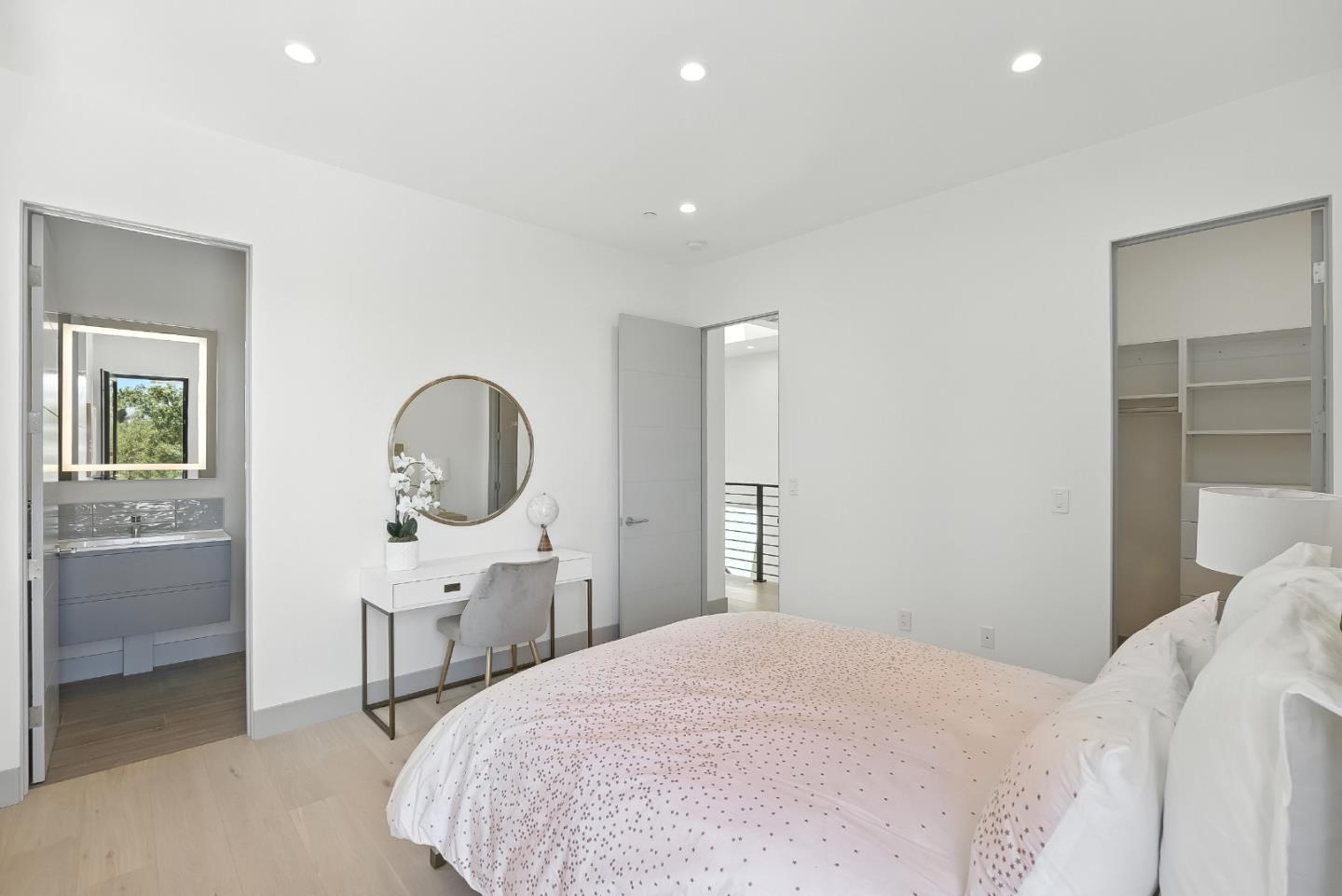 1127 Hillslope Place