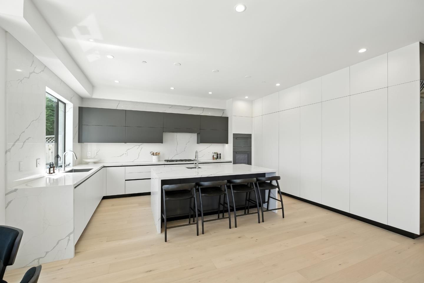 1127 Hillslope Place