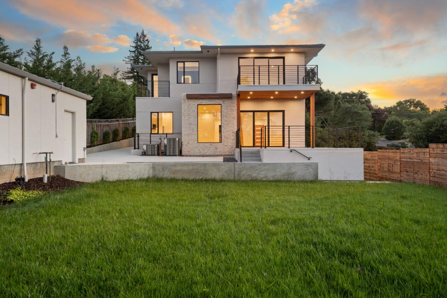 1127 Hillslope Place