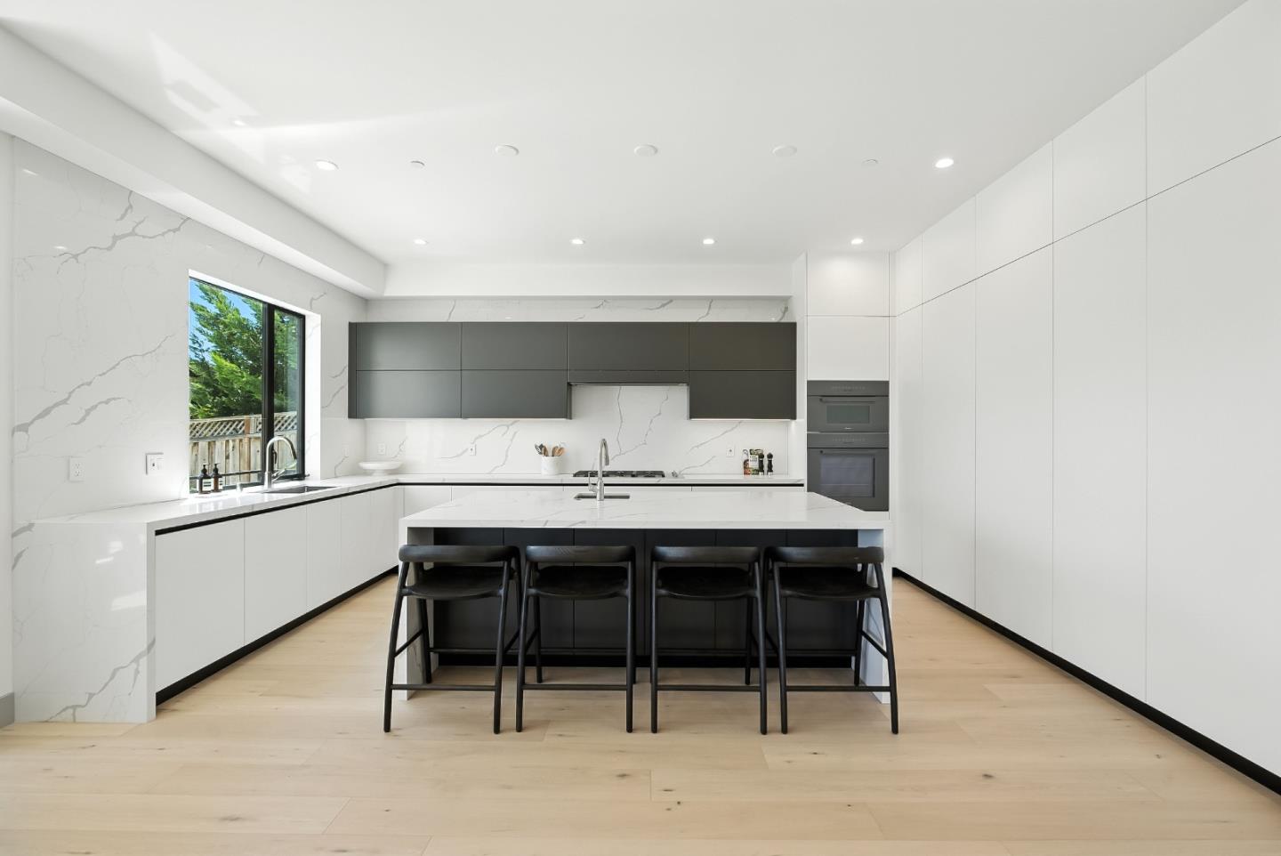 1127 Hillslope Place