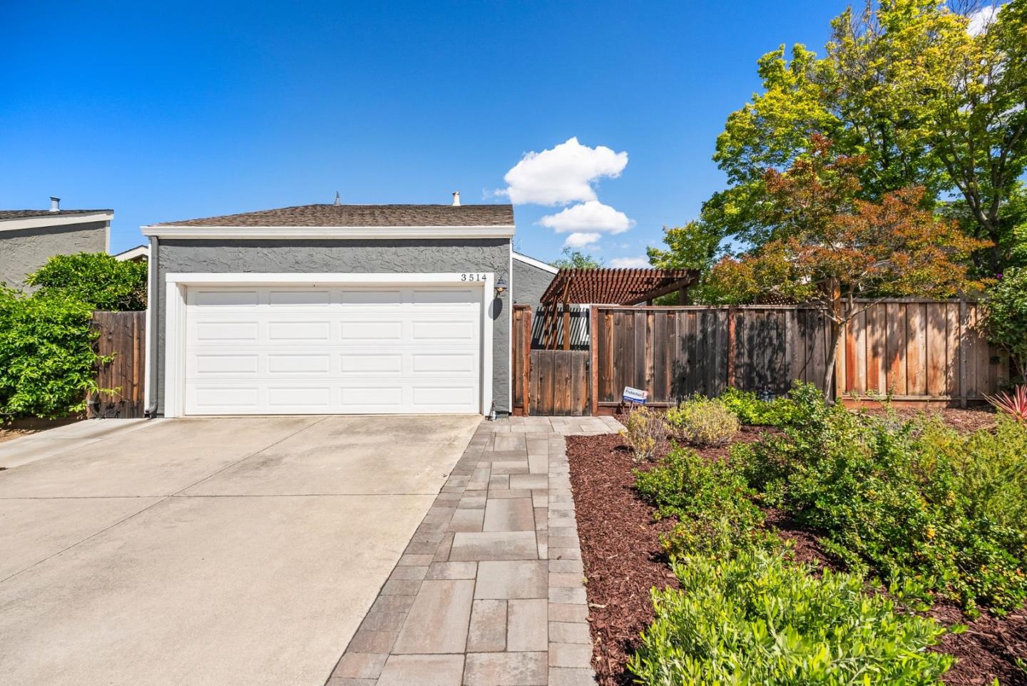 3514 Nova Scotia AVE