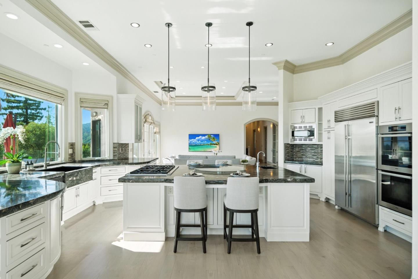 12252 Menalto Drive