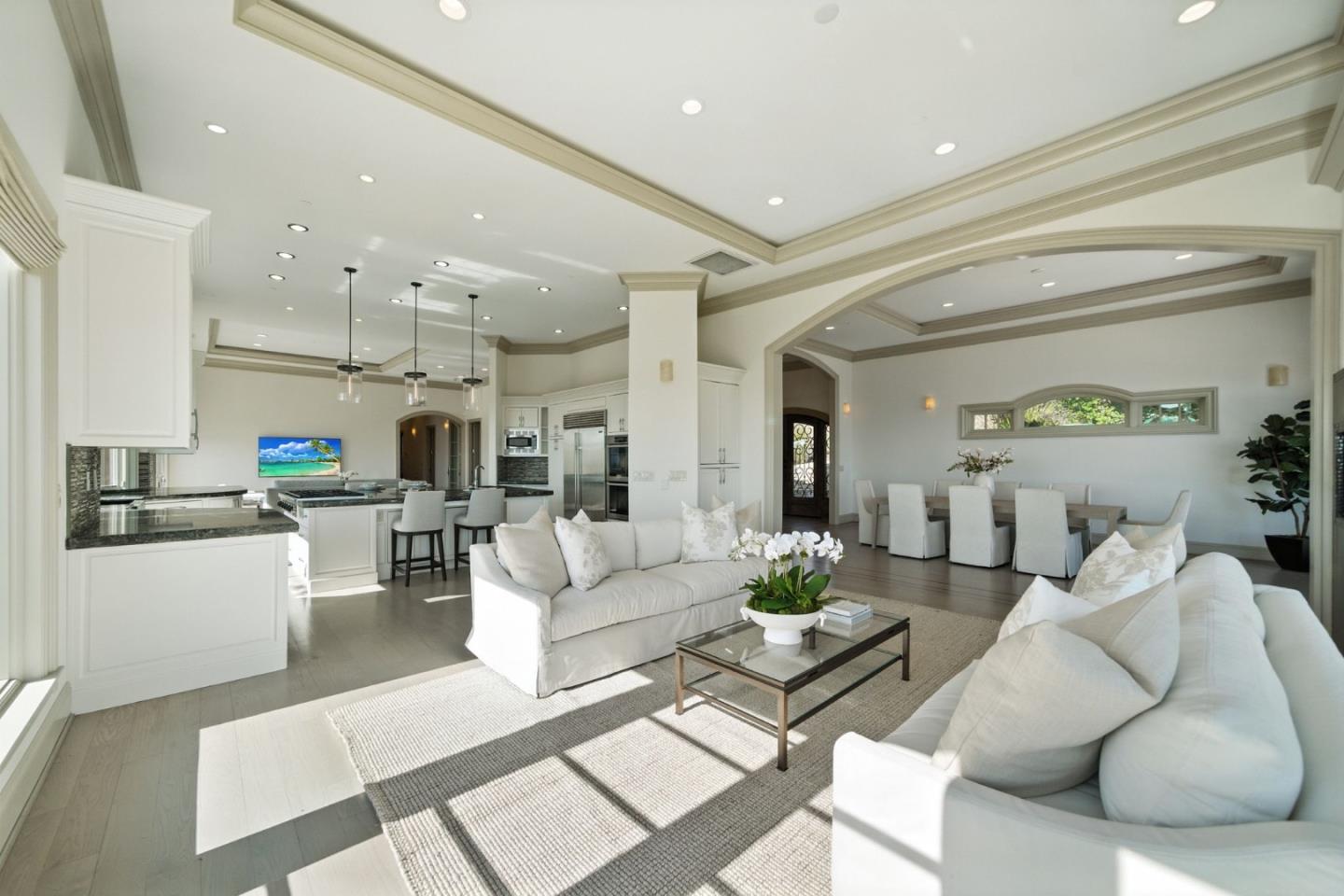 12252 Menalto Drive