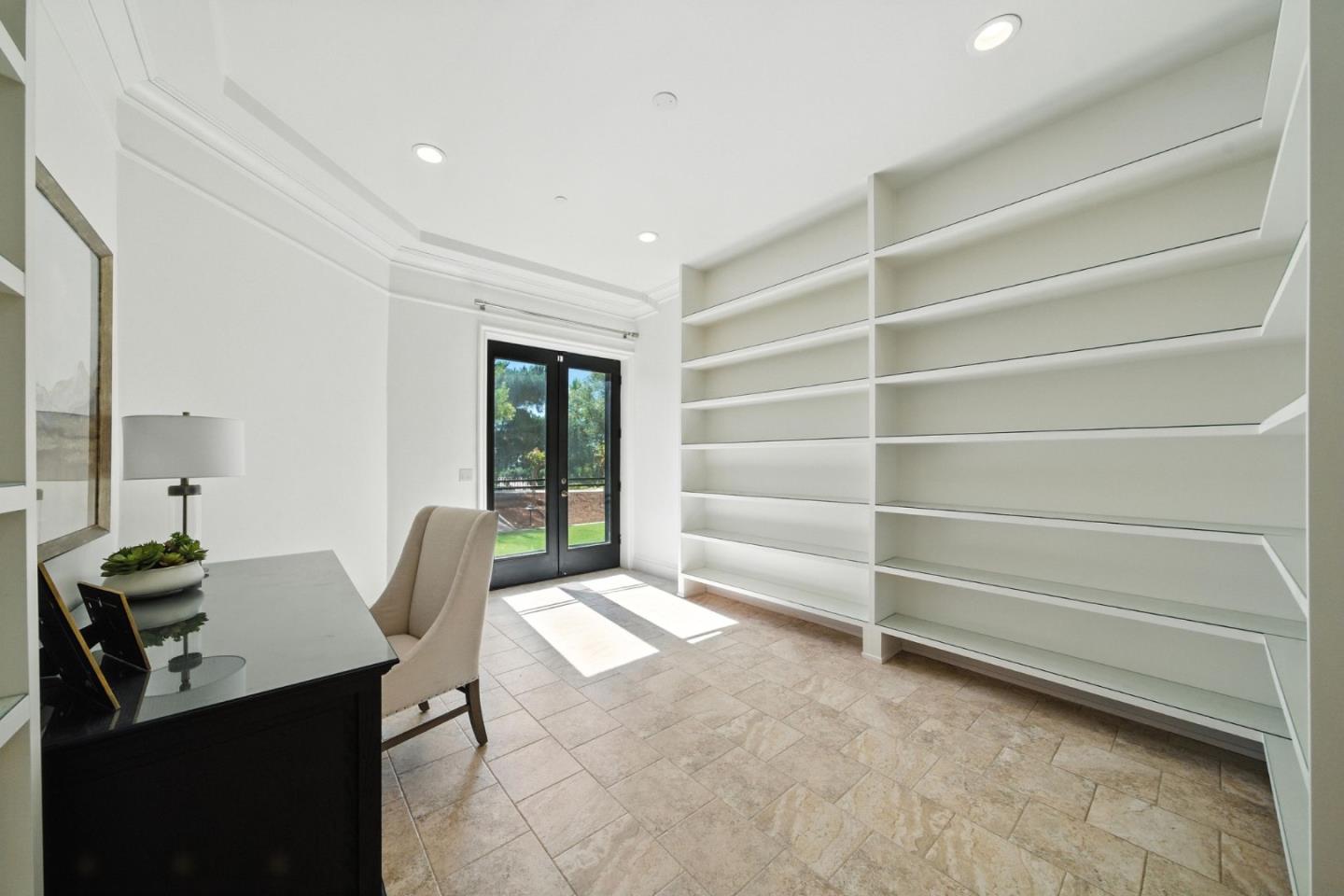 12252 Menalto Drive