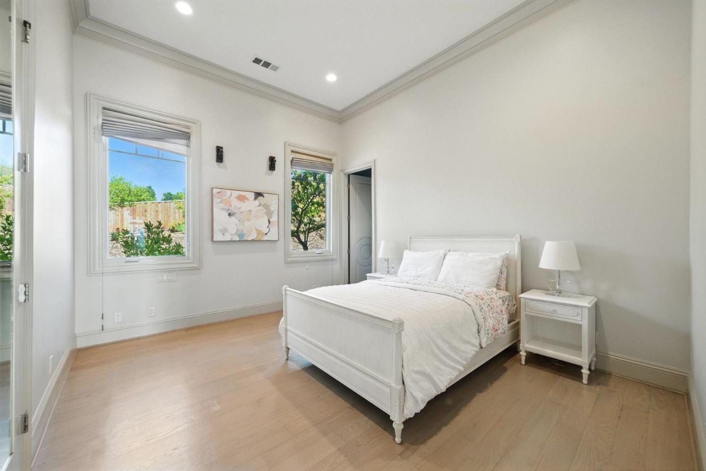 12252 Menalto Drive