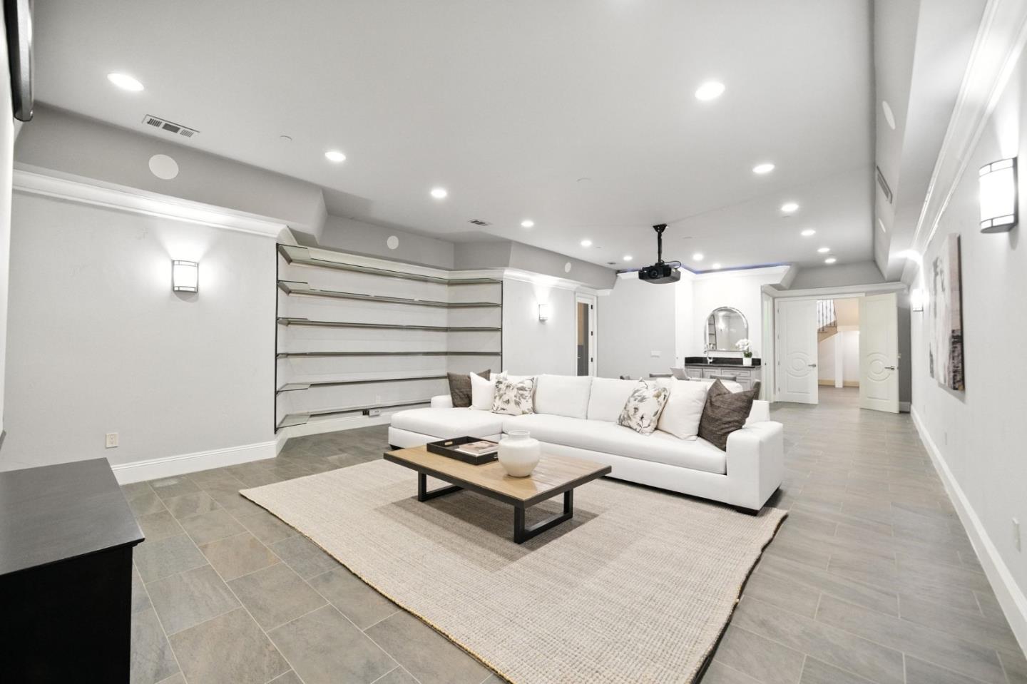 12252 Menalto Drive