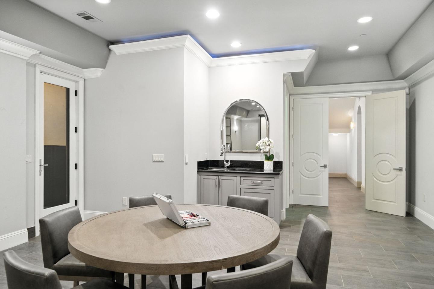 12252 Menalto Drive