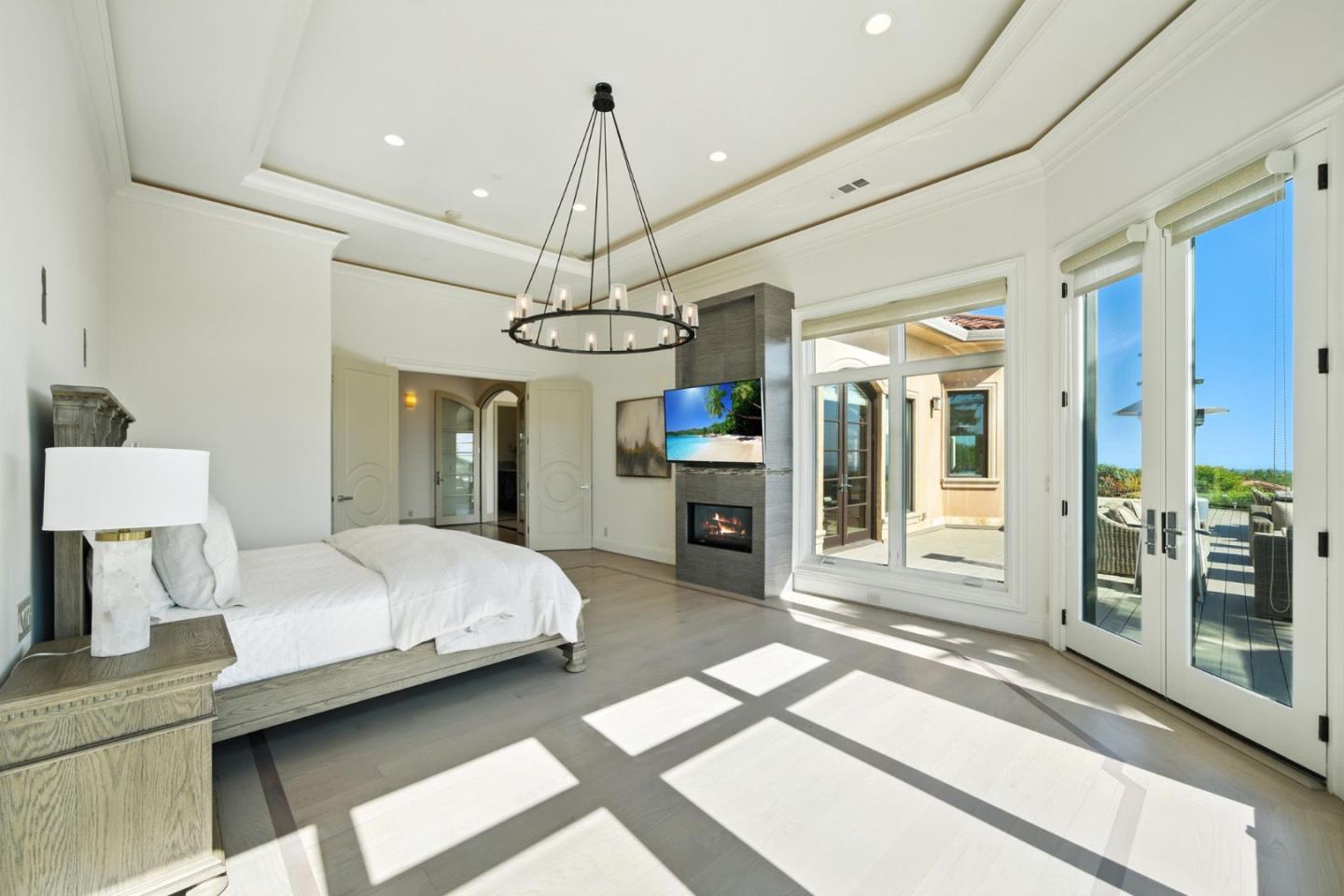 12252 Menalto Drive