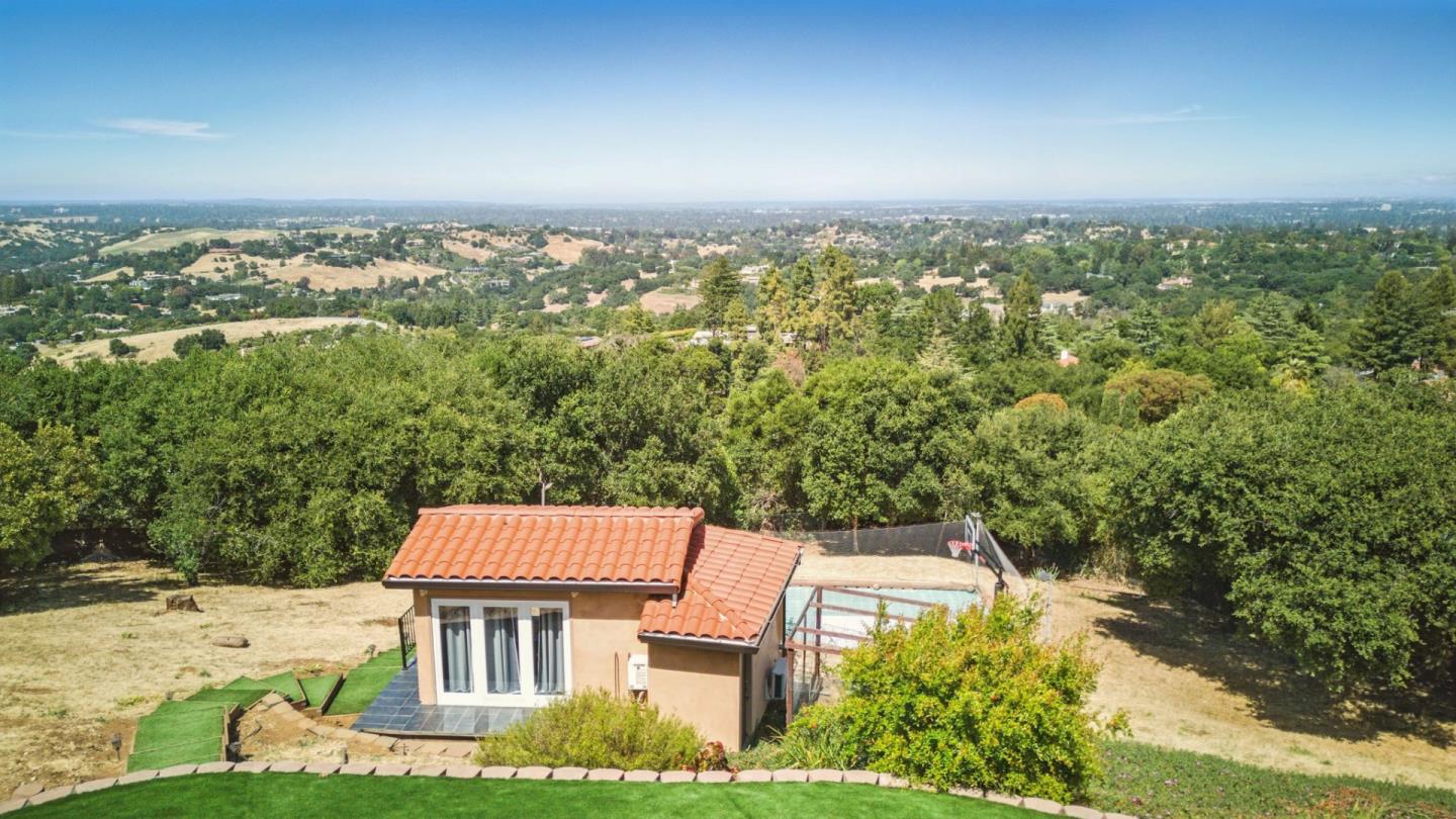 12252 Menalto Drive