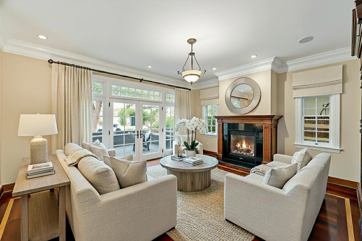 1826 Waverley Street