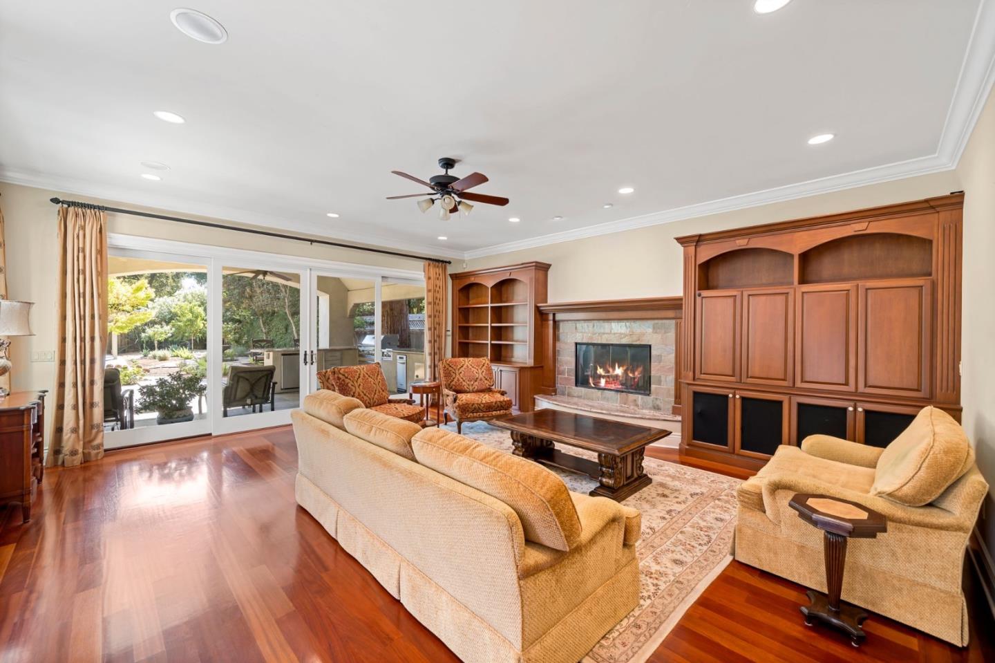 1826 Waverley Street