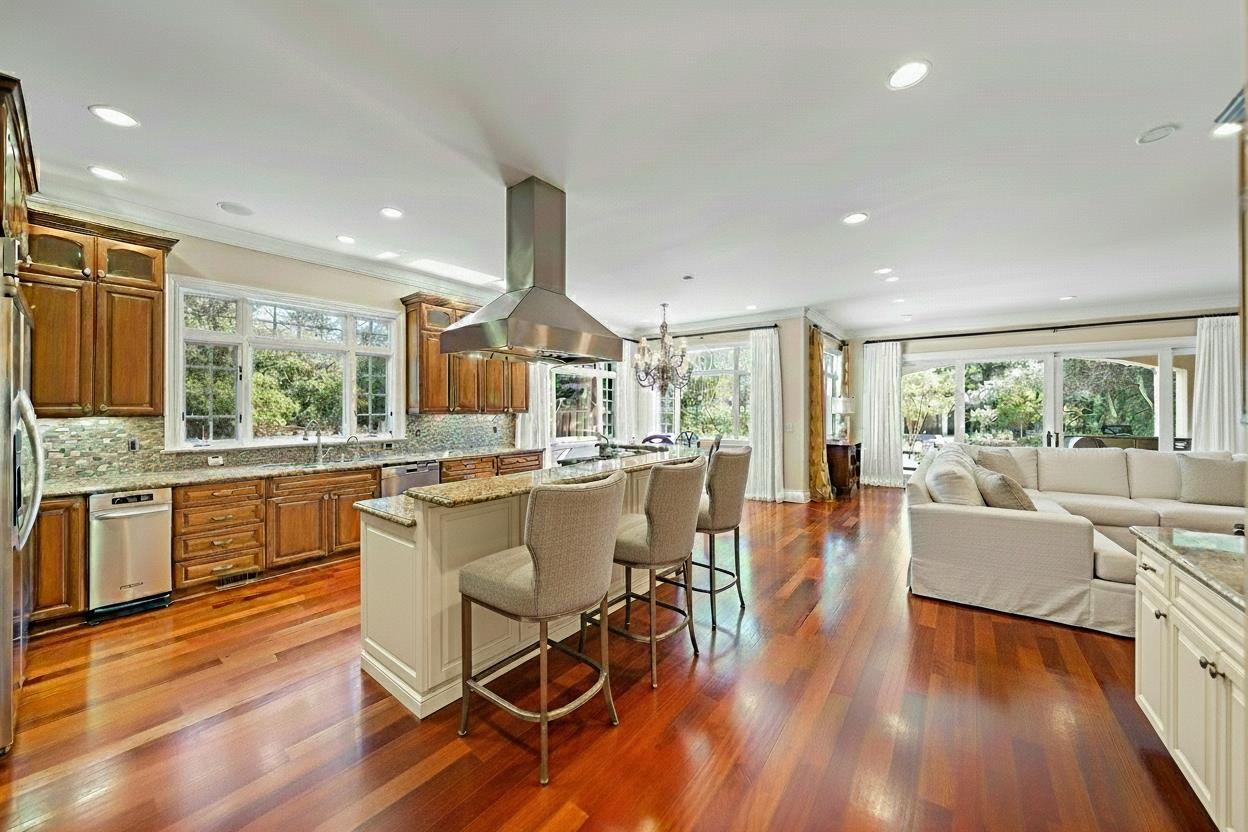 1826 Waverley Street