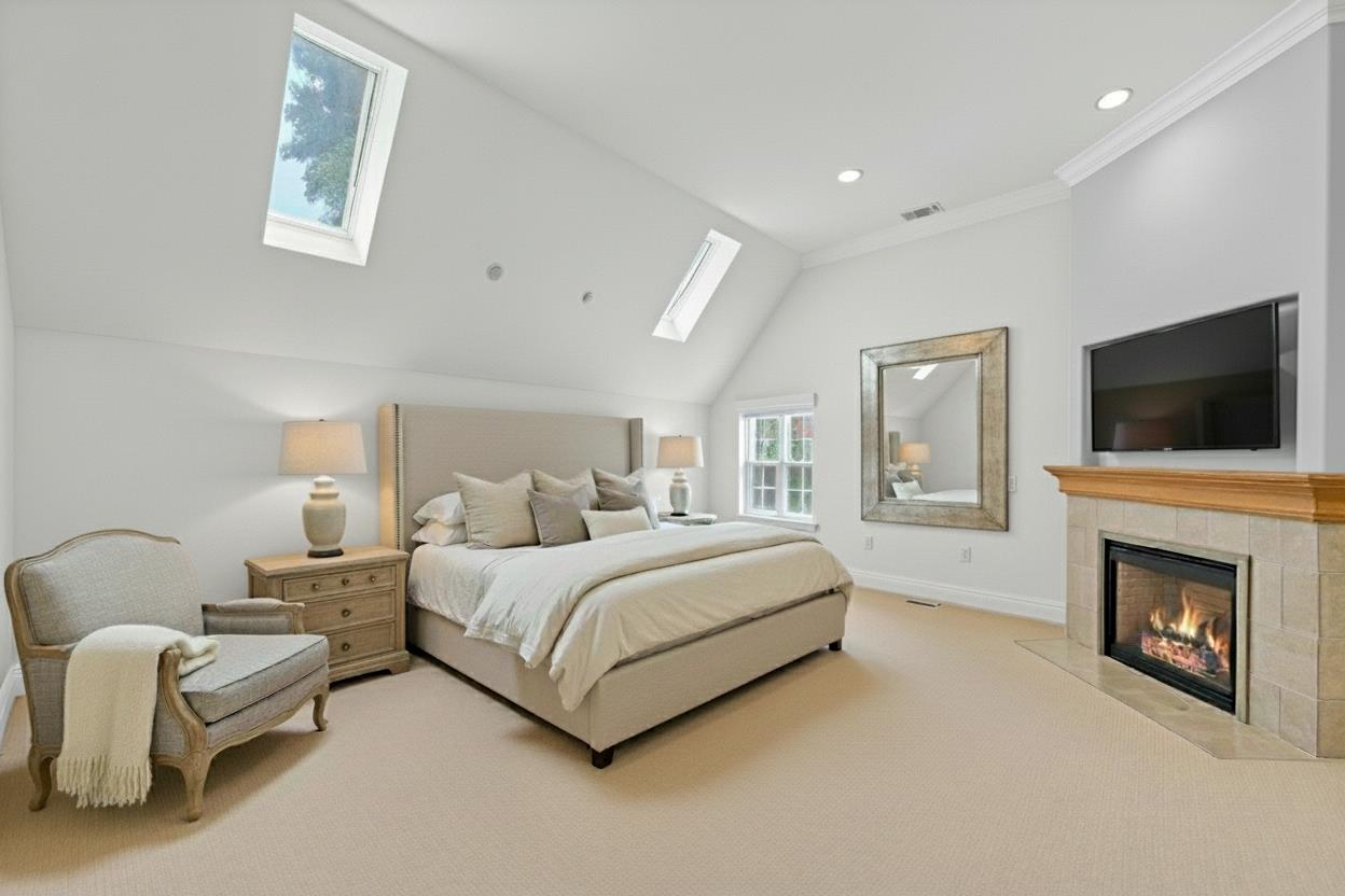 1826 Waverley Street