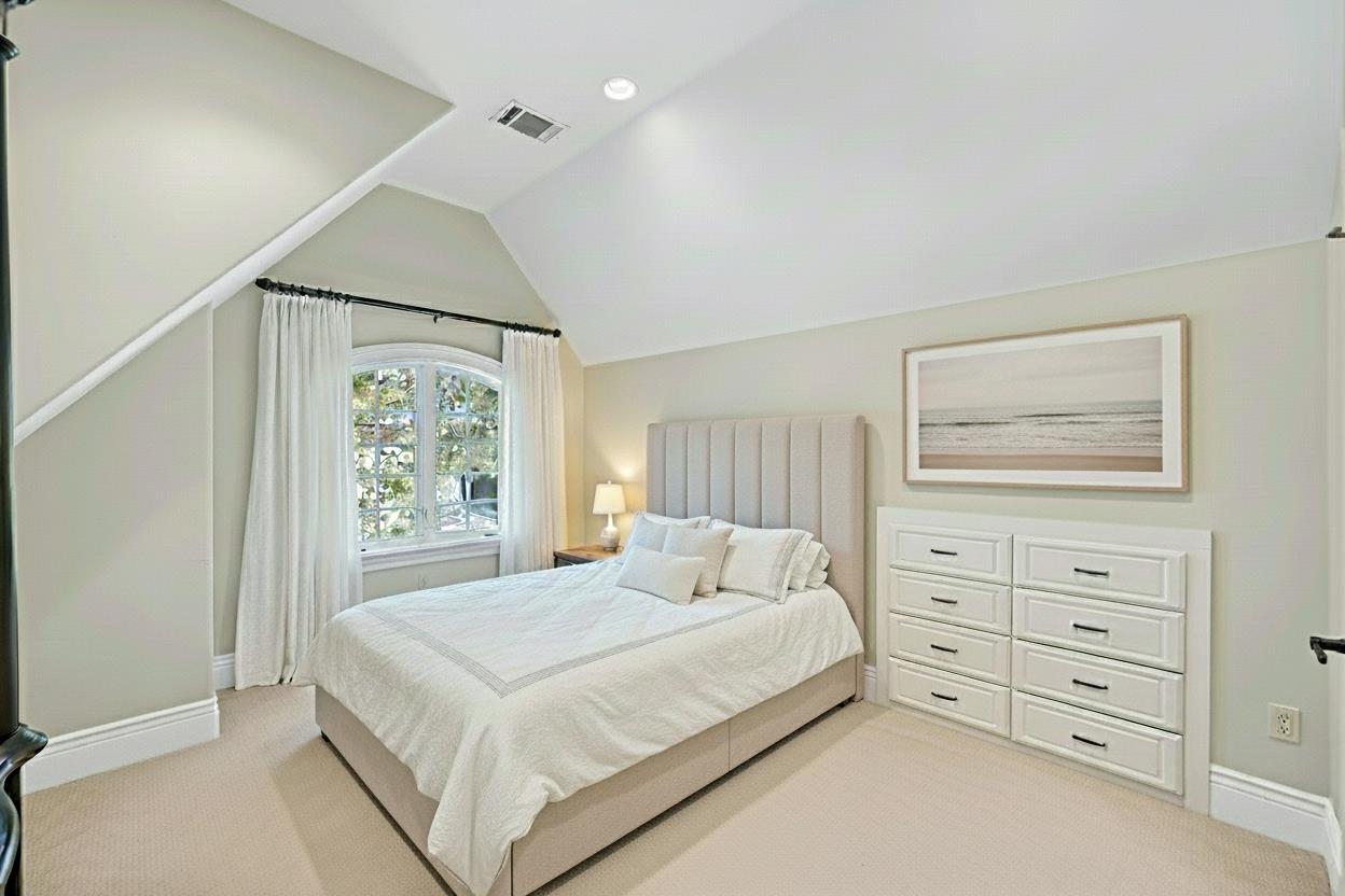 1826 Waverley Street