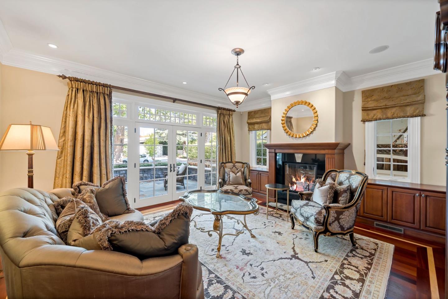 1826 Waverley Street