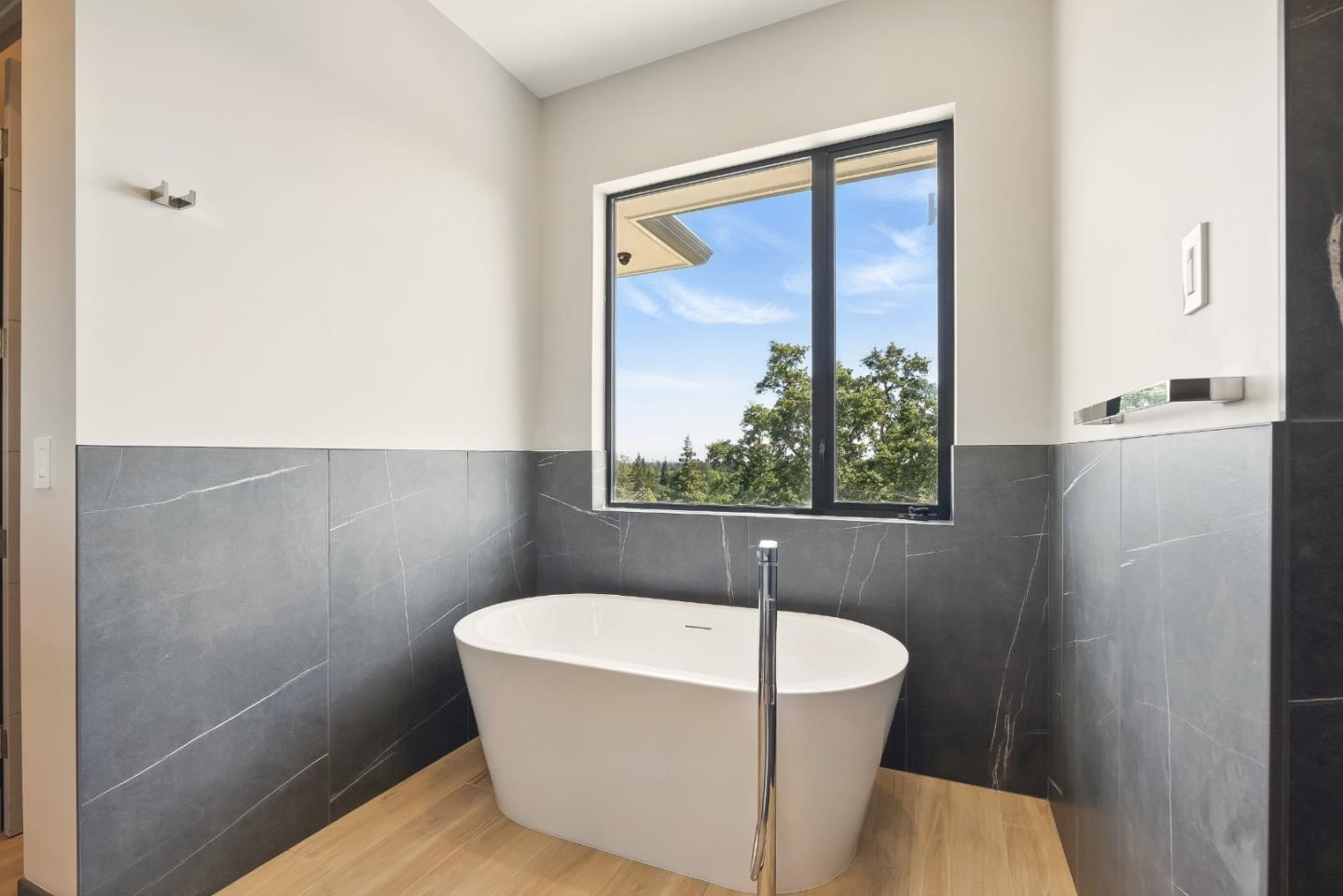 1127 Hillslope Place