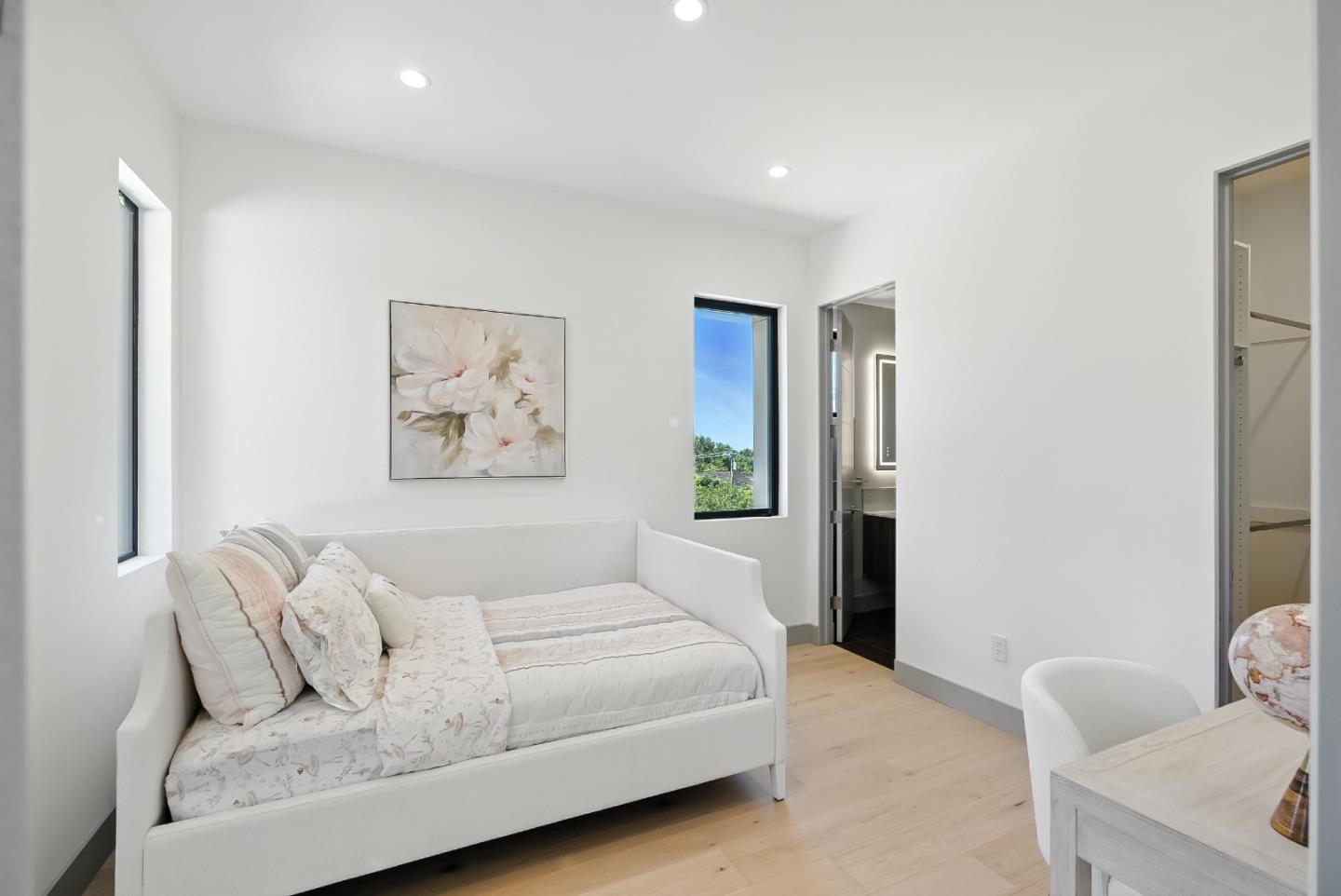 1127 Hillslope Place