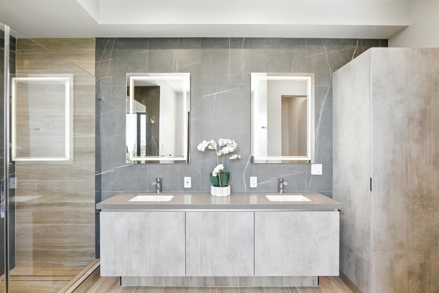 1127 Hillslope Place