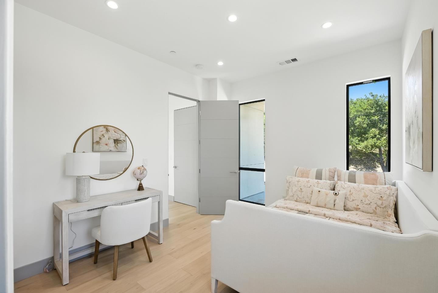 1127 Hillslope Place